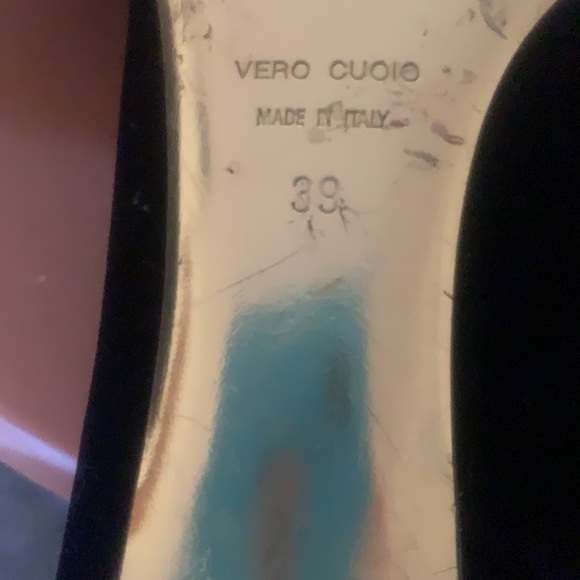 VINTAGE VERO CUOIO VELVET ITALIAN KITTEN HEEL PUMPS - Picture 3 of 7